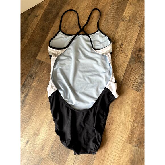 Nike Womens SZ 8 Black/White/Gray One Piece Swimsuit - Picture 5 of 8
